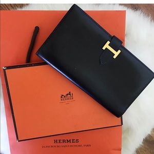 Vintage Hermès black calfskin leather wallet